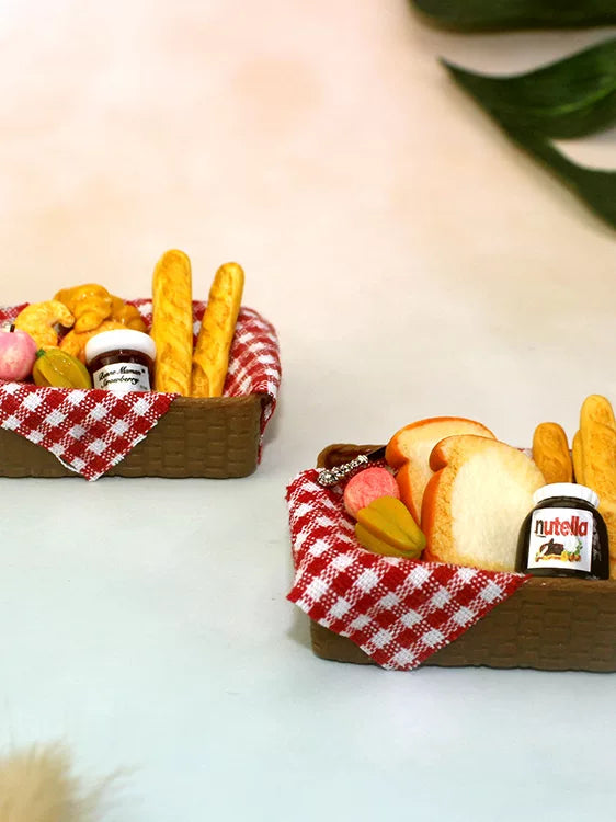 Miniature Dollhouse Bread Basket Set, 1:12 Scale Resin Mini Food Bakery Props for DIY Crafts, Kitchen Scene Decor & Micro Landscape
