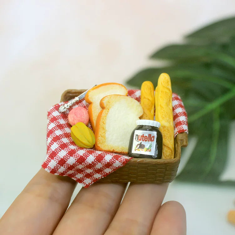 Miniature Dollhouse Bread Basket Set, 1:12 Scale Resin Mini Food Bakery Props for DIY Crafts, Kitchen Scene Decor & Micro Landscape