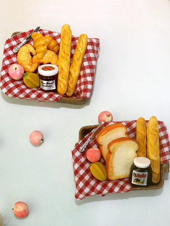 Miniature Dollhouse Bread Basket Set, 1:12 Scale Resin Mini Food Bakery Props for DIY Crafts, Kitchen Scene Decor & Micro Landscape