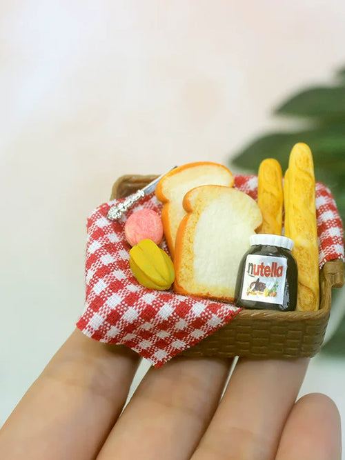 Miniature Dollhouse Bread Basket Set, 1:12 Scale Resin Mini Food Bakery Props for DIY Crafts, Kitchen Scene Decor & Micro Landscape