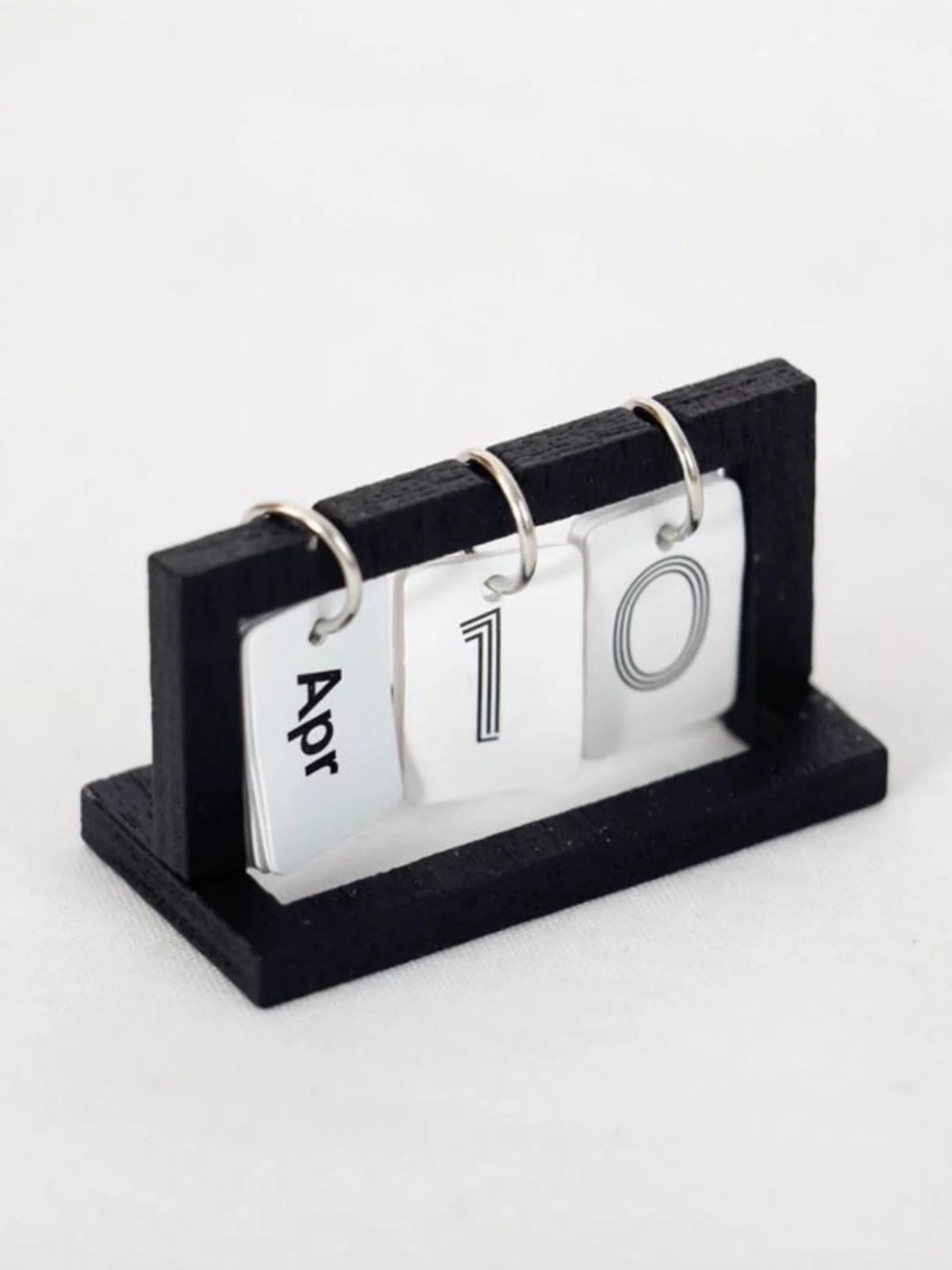 1:12 Miniature Dollhouse Flip Desk Calendar Model - Realistic Tiny Standing Calendar Prop for OB11 Blythe Dollhouse Decor