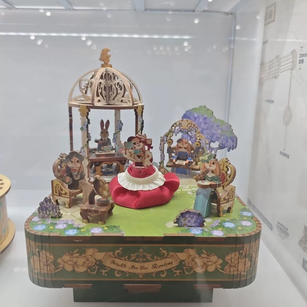 DIY 3D Wooden Music Box Puzzle Kit - Rotating Mechanical Melody Box Craft Toy Birthday Gift for Girls & Teens