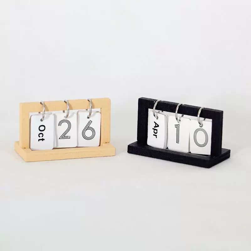 1:12 Miniature Dollhouse Flip Desk Calendar Model - Realistic Tiny Standing Calendar Prop for OB11 Blythe Dollhouse Decor